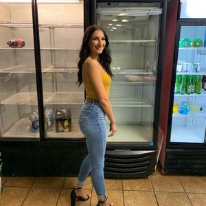 Meet your Posher, Sabrina